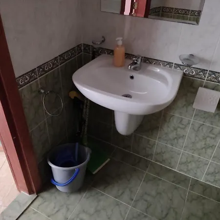 Grahams Spacious 2 Bed For Rent At Sunny *