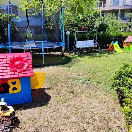 Grahams Spacious 2 Bed For Rent At Sunny
