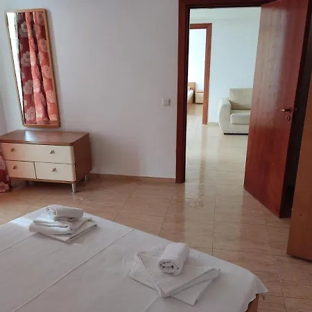 Grahams Spacious 2 Bed For Rent At Sunny *