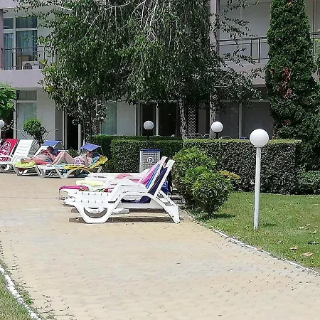 Grahams Spacious 2 Bed For Rent At Sunny *